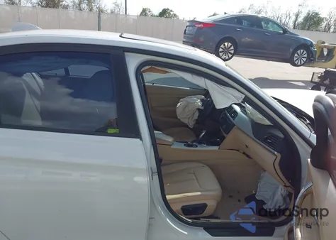 2013 BMW 328I z USA, uszkodzony, nr VIN WBA3A5G57DNP21673